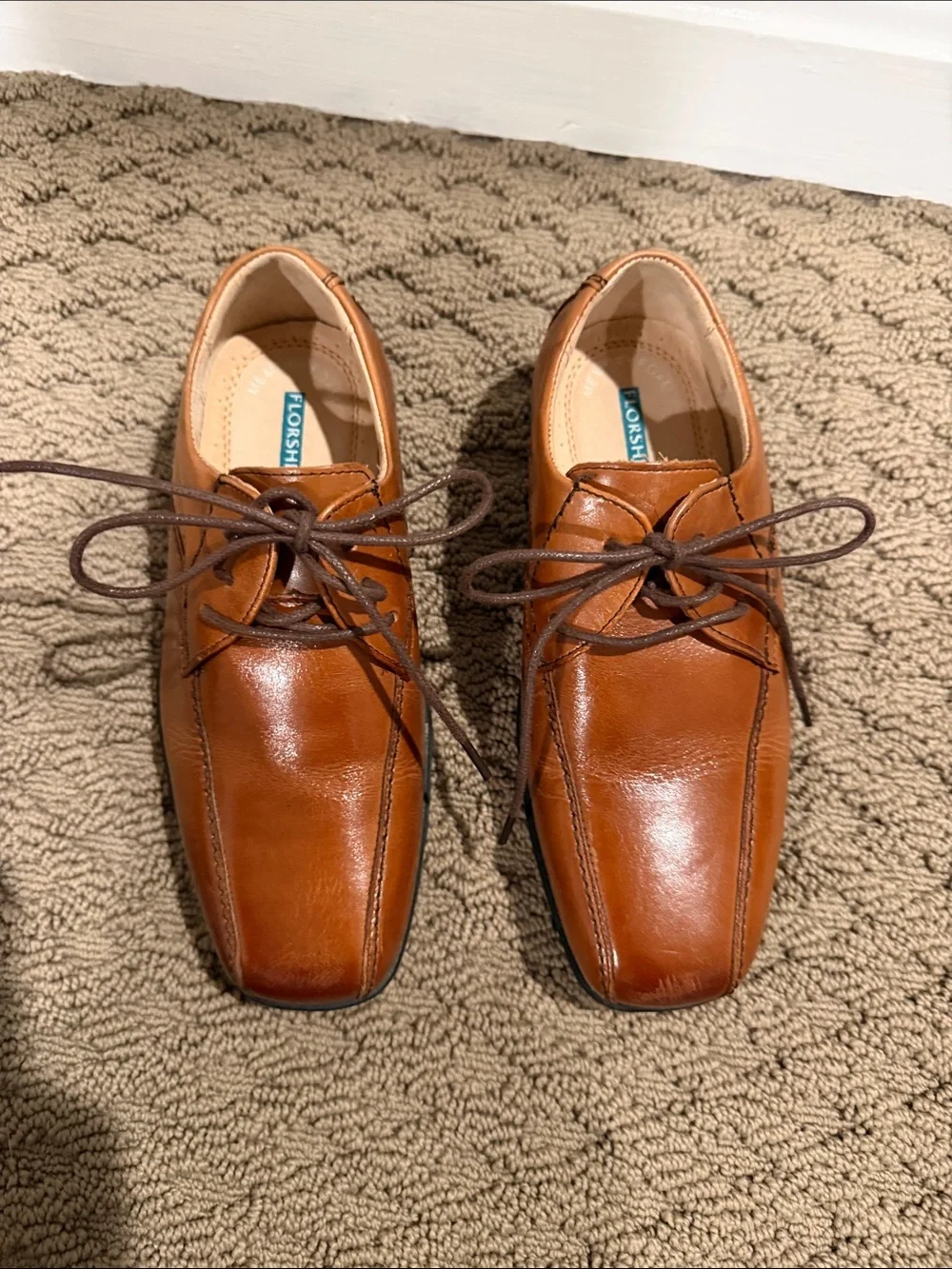 Florsheim (Reveal Bike Ox) leather dress shoes (youth)